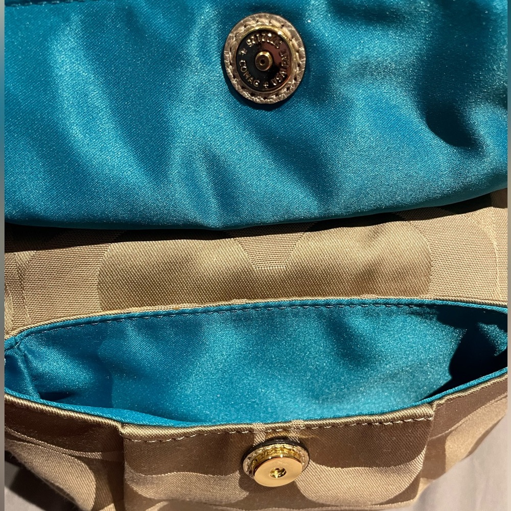 Coach Tan Signature Canvas Purse - Picture 9 of 10
